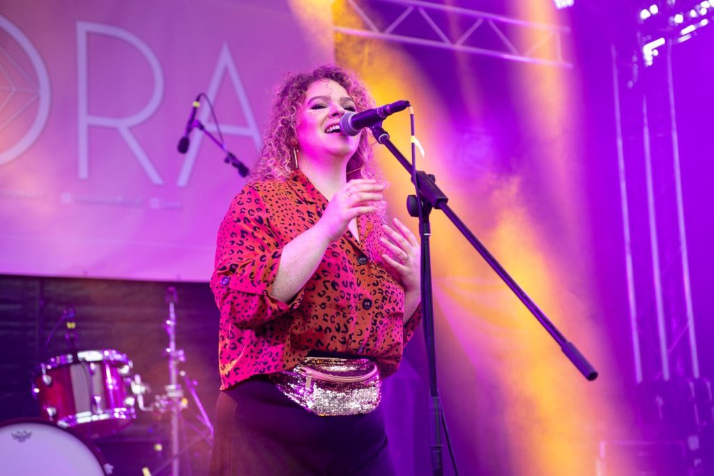SORA Sängerin für Firmenevents aus Kassel